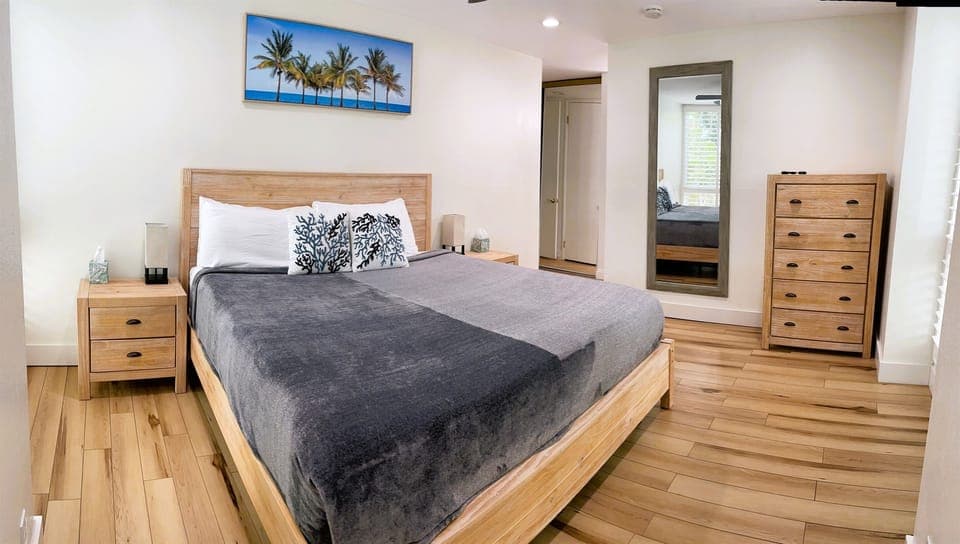 King Bed with ensuite bathroom