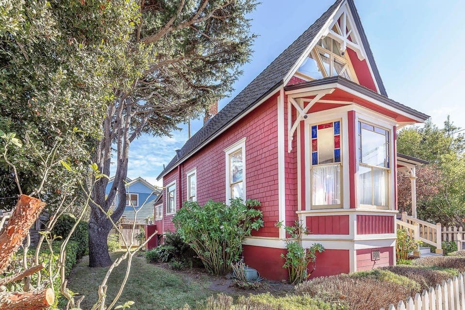 Welcome to "Little House"!