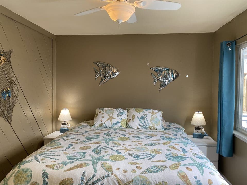 Third bedroom also has blackout curtains!