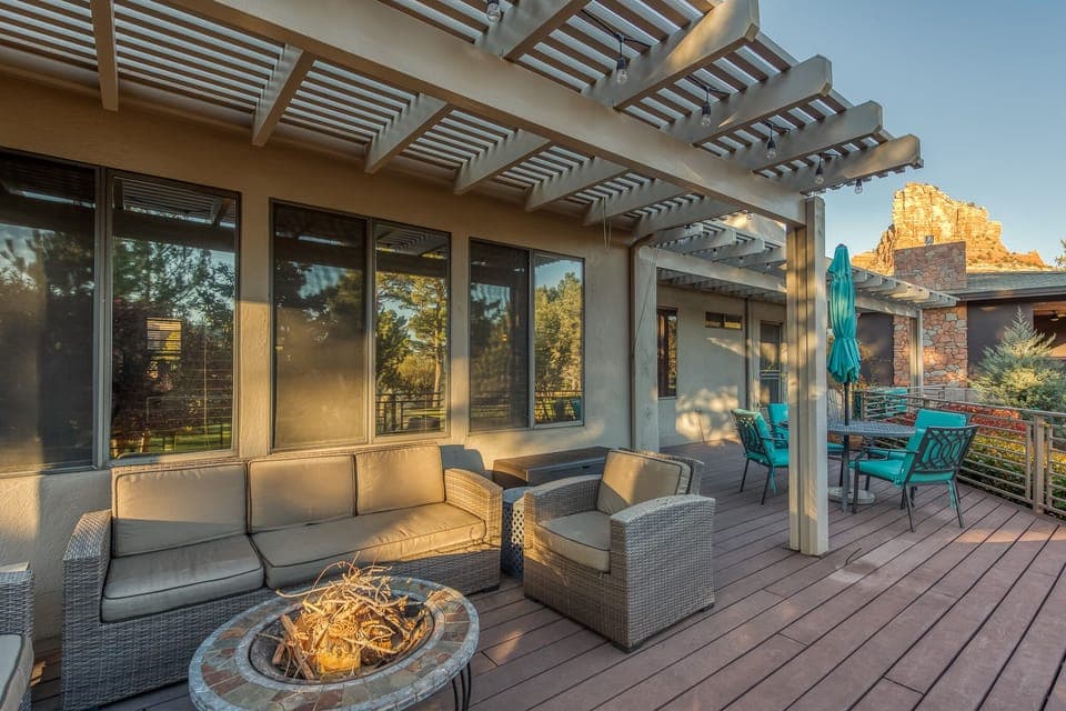 Living space in outdoor deck