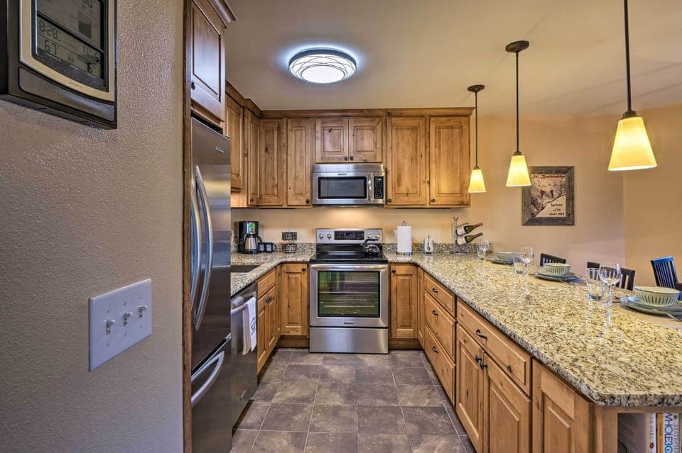 Fully Equipped Kitchen | Granite Countertops