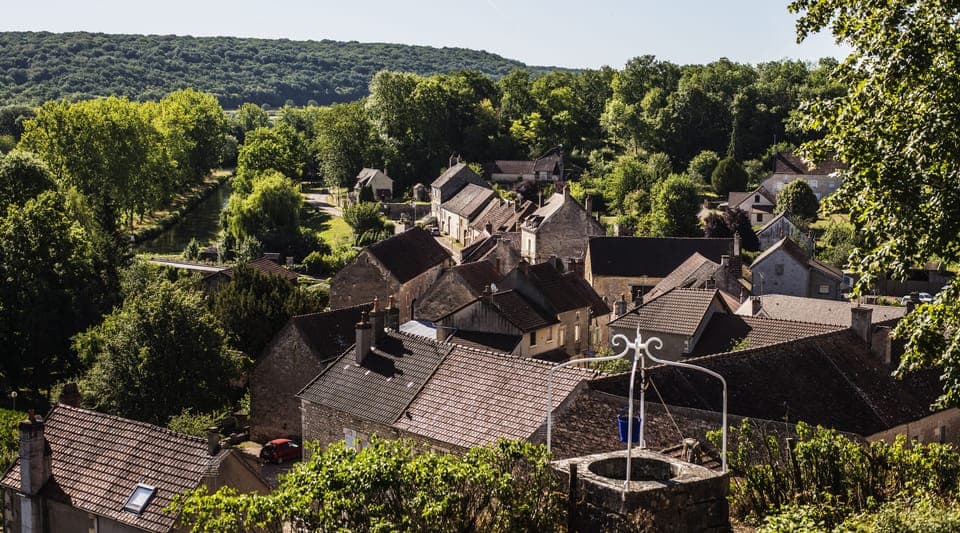 View on Chevroches and his canal