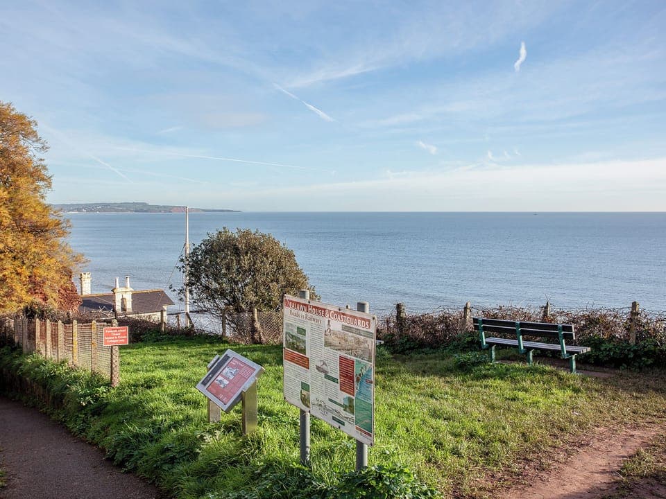 Surrounding area | Seaspray, Dawlish