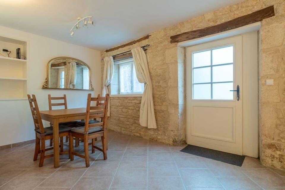 Les Chouettes - L'Ecurie Ground floor bedroom 4 suite