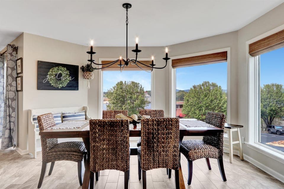 Hot Springs Vacation Rental | 2BR | 2BA | 1,650 Sq Ft | Step-Free Access