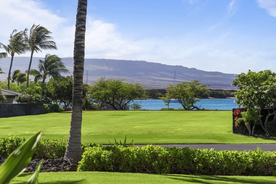 Kolea 6D ~ Garden Condo with Ocean Views