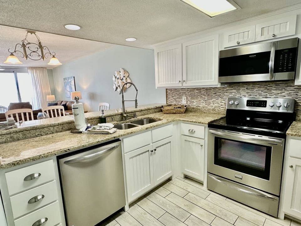 Plenty of counterspace for cooking!