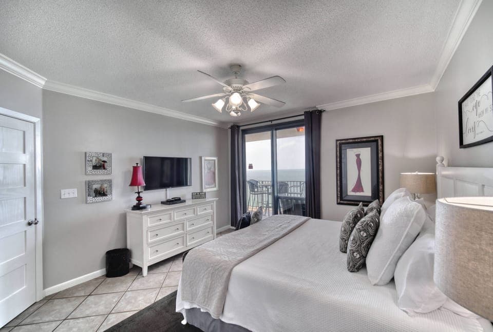 Master Bedroom. Sleeps 2. Phoenix X 1504, 3 bedroom 2 Bathroom, Sleeps 8. Managed by Island Rentals