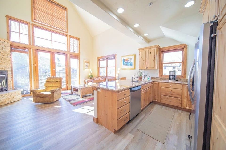 So much natural lighting!