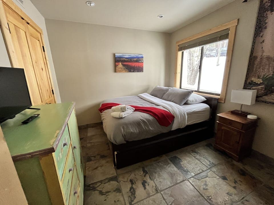 2nd Bedroom with Queen Bed and Twin Trundle slide out