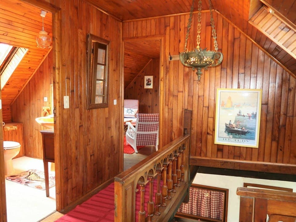 Picture Frame, Property, Wood, Interior Design, Architecture, Wood Stain, House, Floor, Window, Flooring