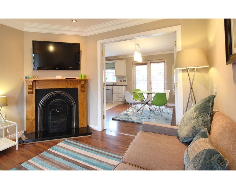 Living Room / Lounge