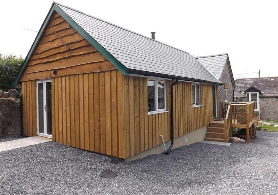 The outside of Apple cottage