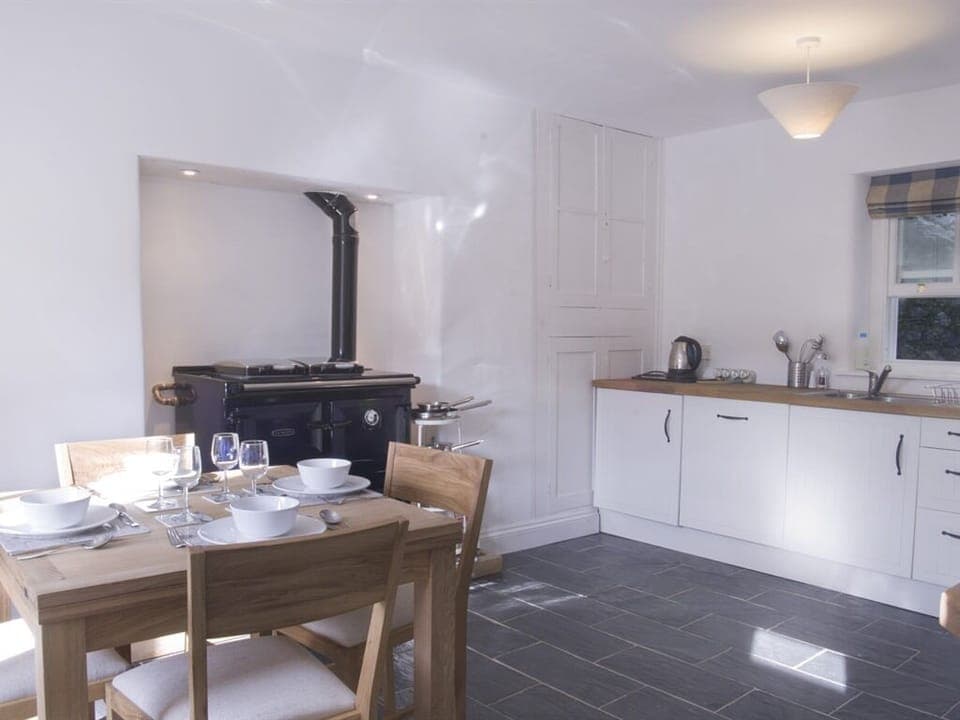 Bronfelin Kitchen / Dining Room