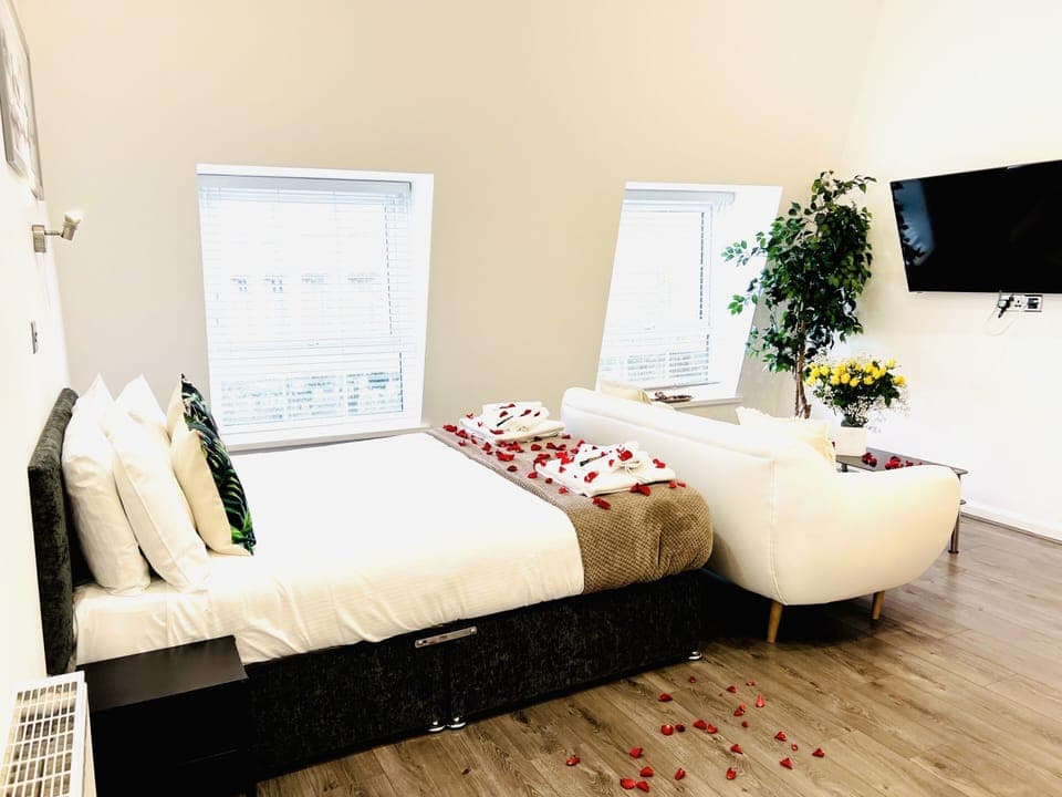 Tailor Made Valentines Packages Available - Call +1752858317 to book 