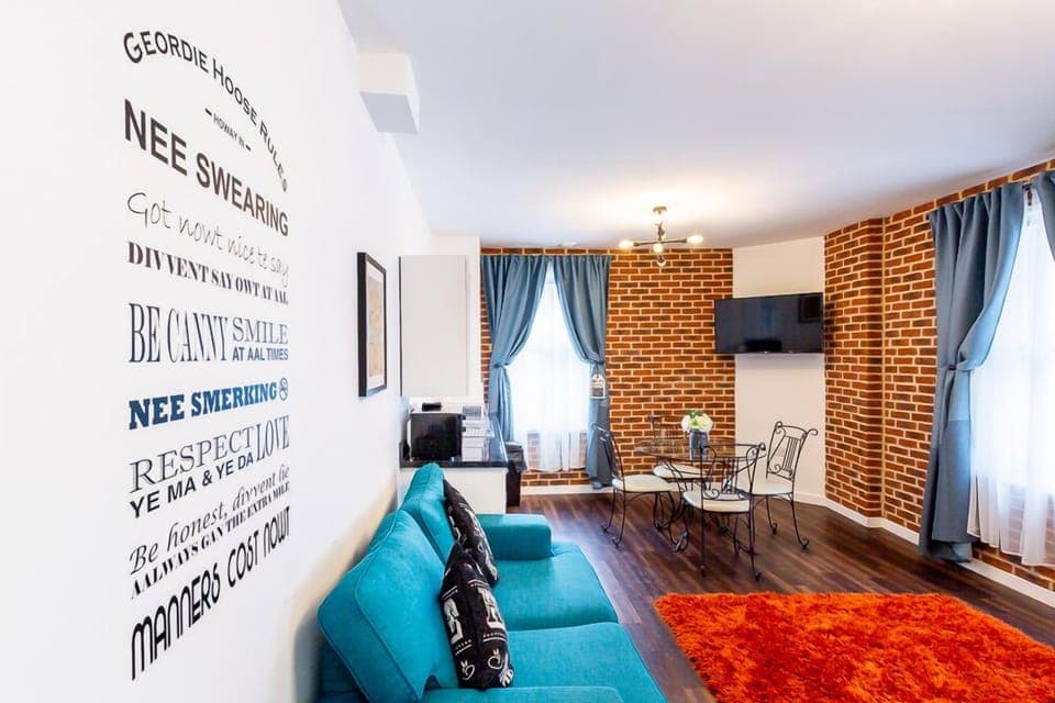 Large living / dining area 