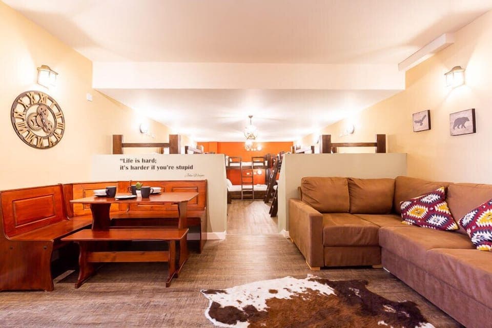 Butch Cassidy's Bunkhouse Living / Dining Area 