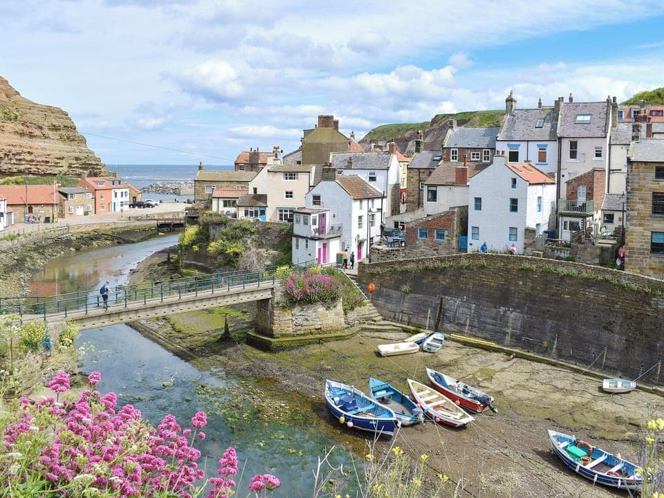 Surrounding area | Beckview Cottage, Staithes 