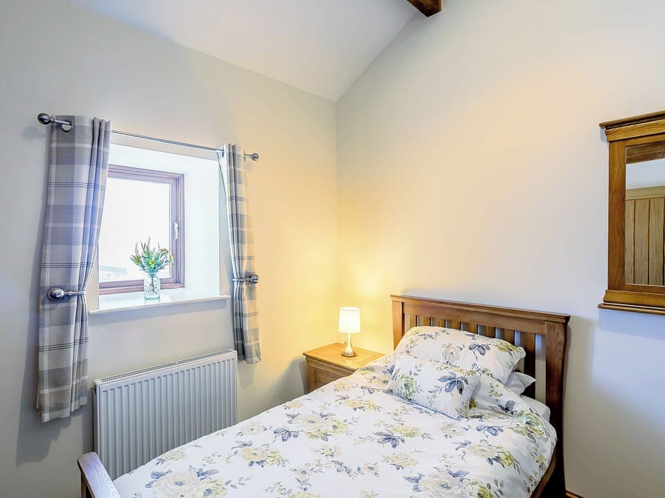 Single bedroom | Shepherds Nook - Windleden Farm Cottages, Don View, near Dunford Bridge