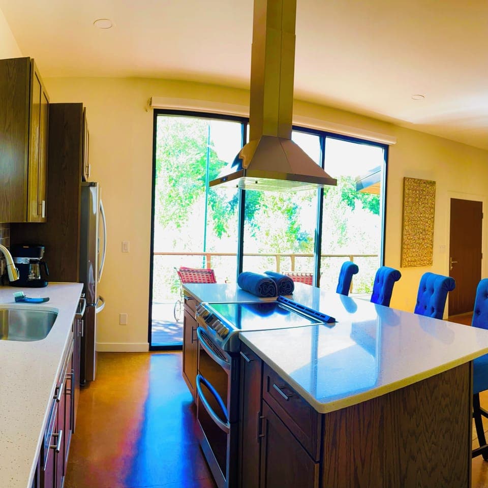 Gourmet kitchen