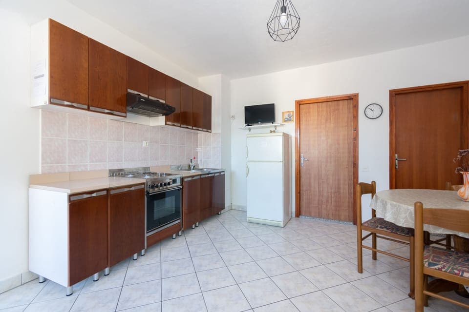 Kitchen 1