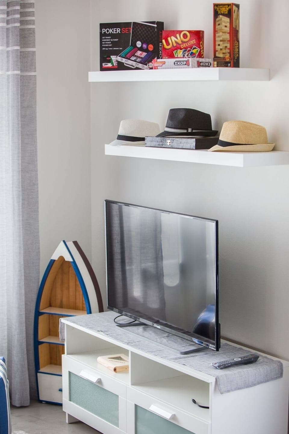 3 Villas with 3 private pools & Jacuzzi:
Villa Emily