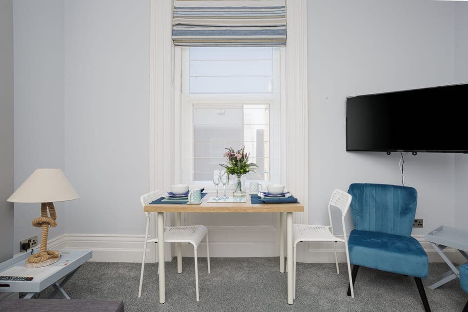 Living Room / Lounge