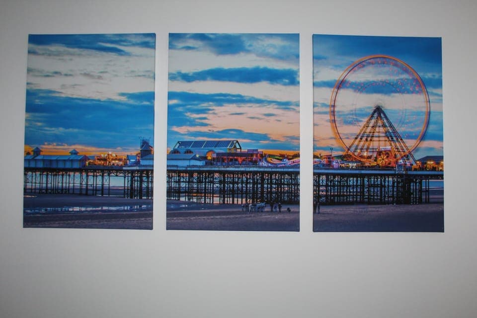 Living Room / Lounge