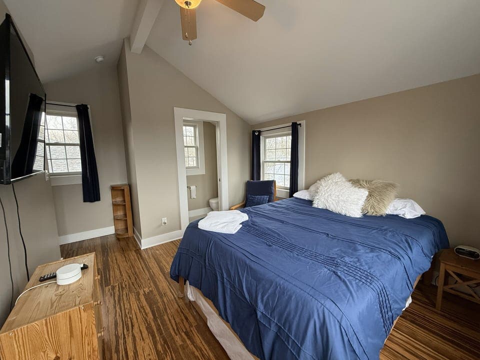 3rd Floor Queen with Full Trundle Bedroom