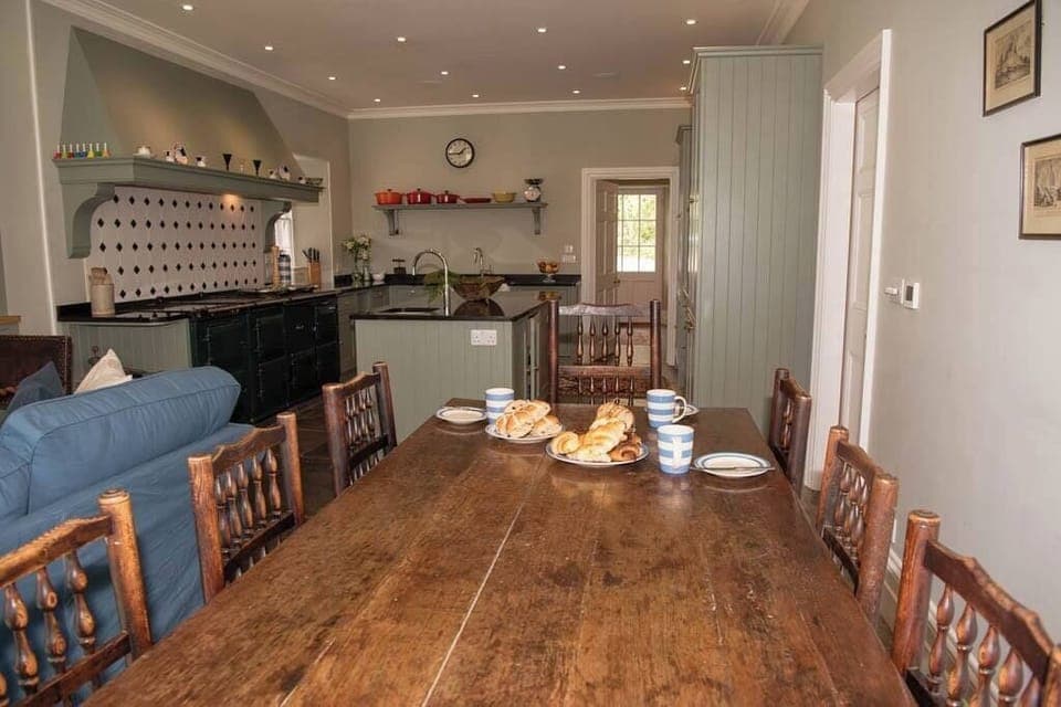 The Manor House Breakfast Table