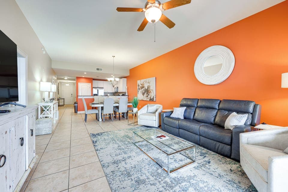 Living Room | Smart TV | Free WiFi