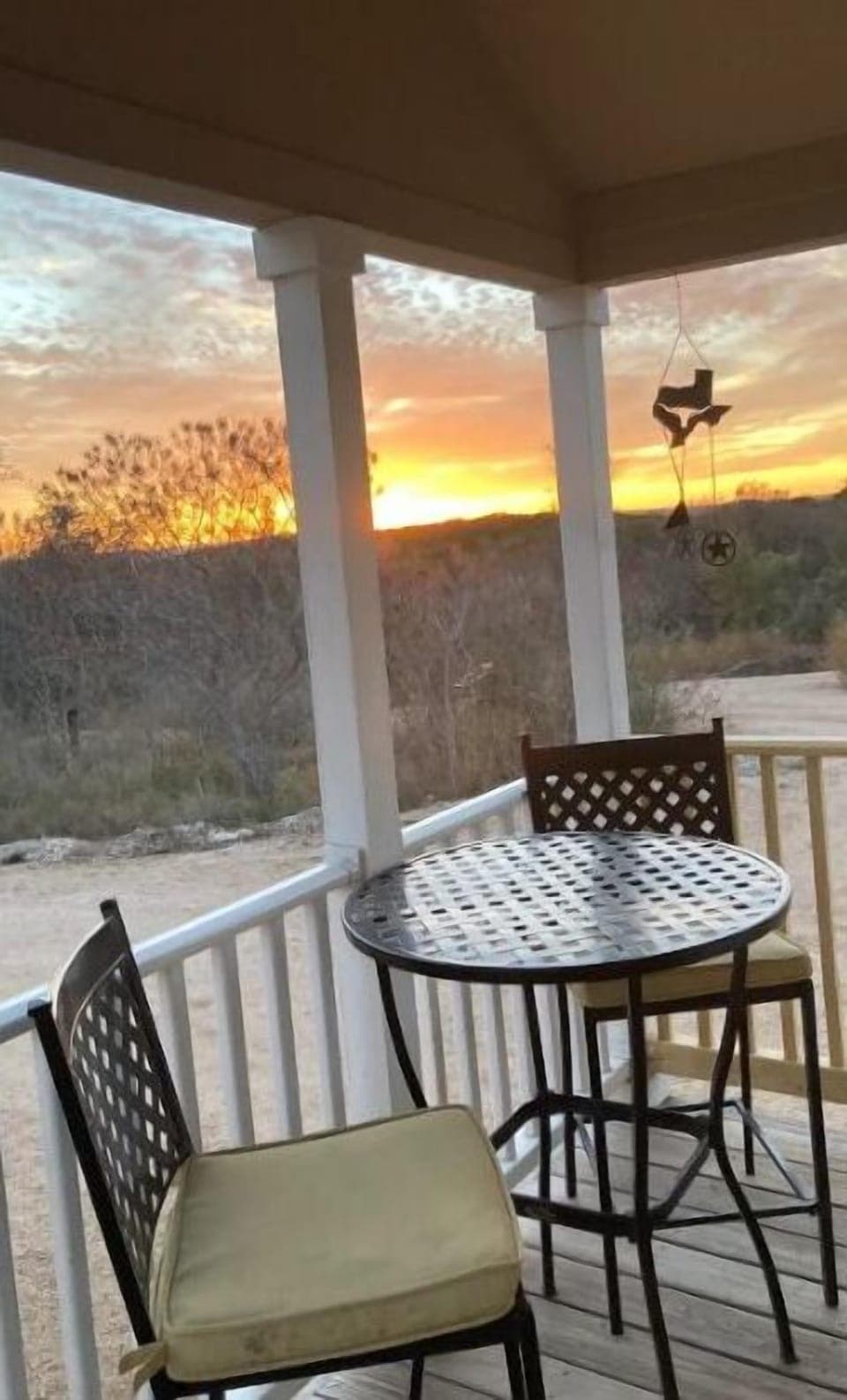 Cowboy Sunset charming and comfortable