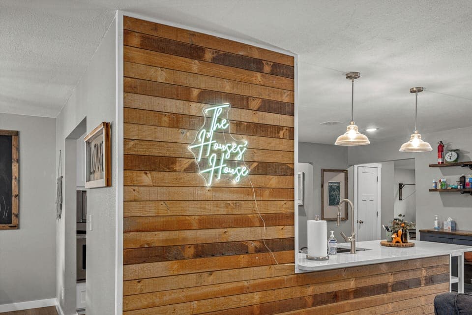 The Houses' House: We are the houses & can't wait for you to stay in this home!