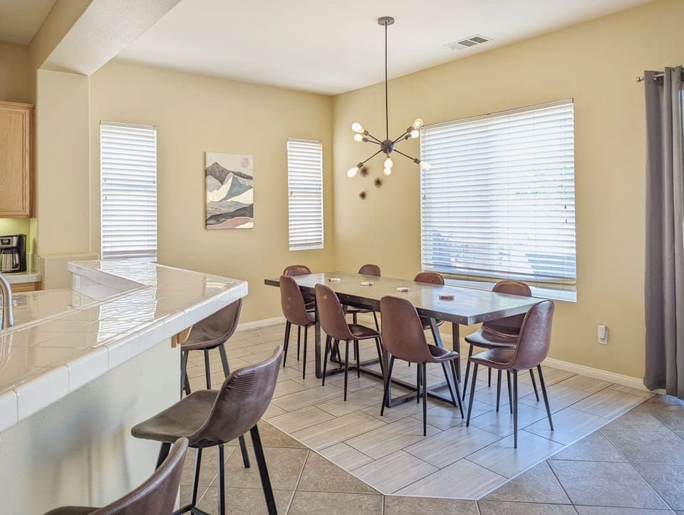 Dining area, extra benches for 10 onsite. 