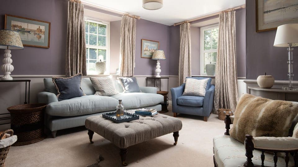 Wood Cottage - double sofa and two armchairs in the sitting room