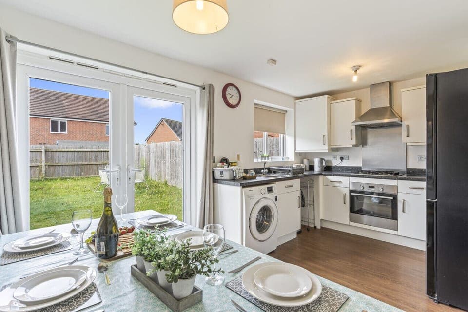 Open plan kitchen and dining area