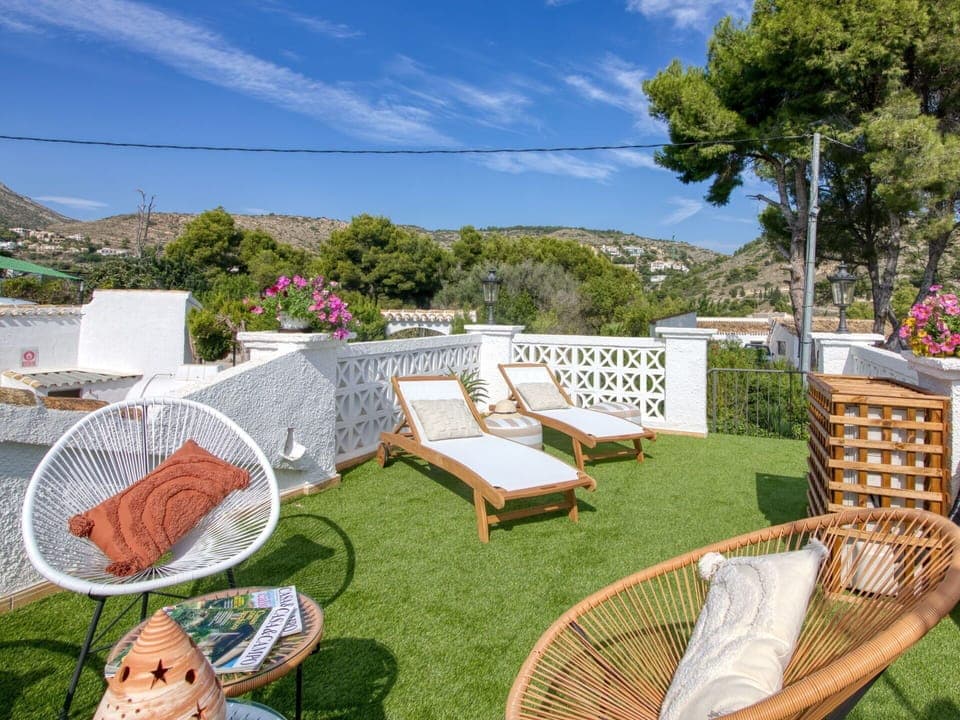 Sky, Plant, Property, Cloud, Nature, Green, Tree, Outdoor Furniture, Interior Design