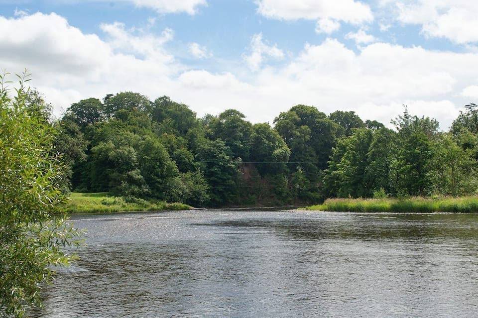 Dryburgh Steading Three - the setting on the banks of the River Tweed
