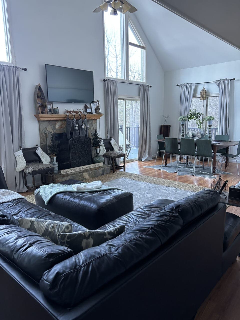 Main Room/Dining room