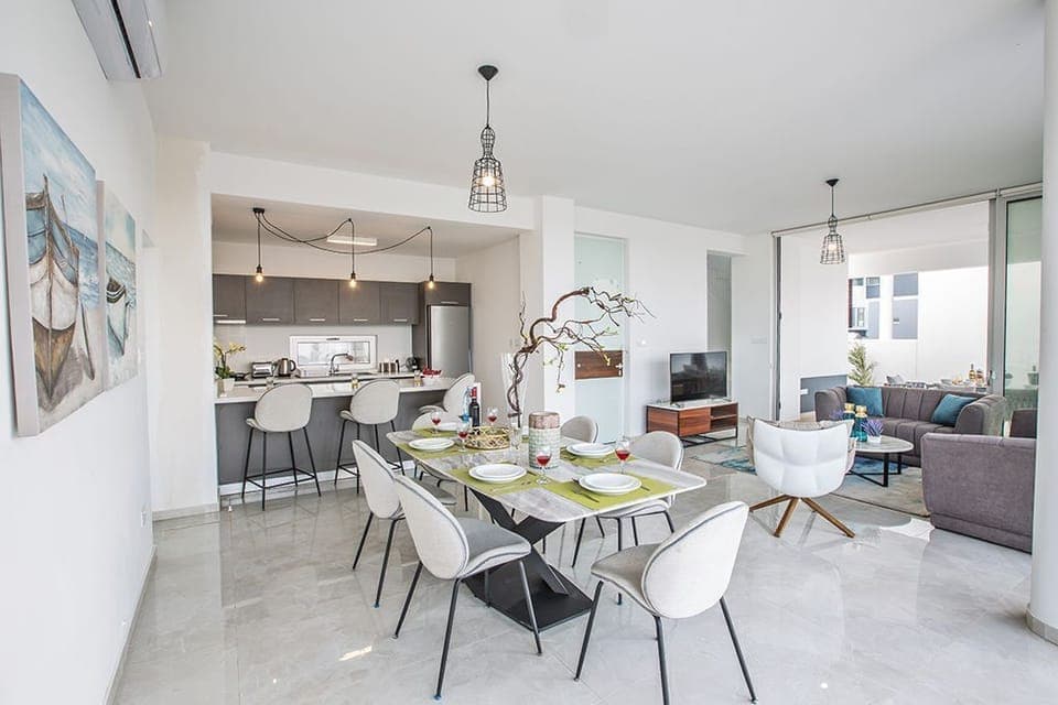 Kitchen and dining area