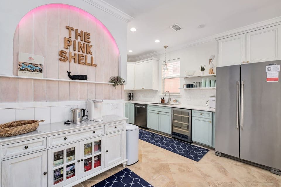 Welcome to The Pink Shell!