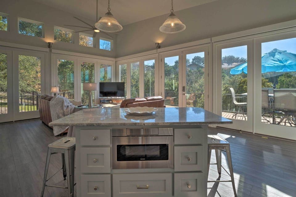 Living Room | Open-Concept Layout | Free WiFi