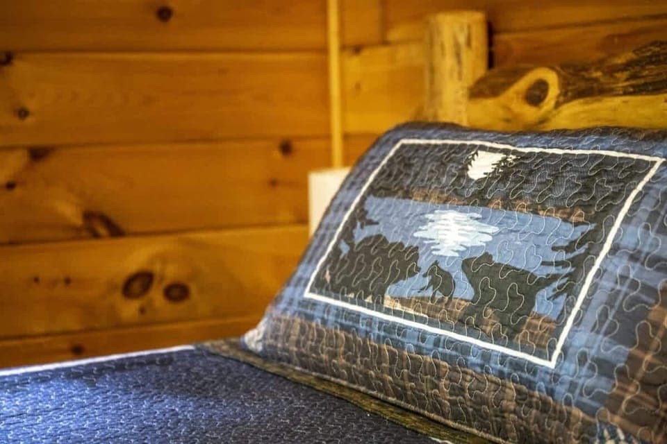 Master bedroom - King size mattress