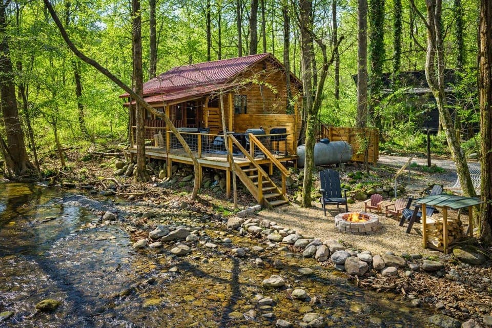 Peaceful creekside cabin getaway surrounded by nature, perfect for hiking, relaxing, and outdoor adventures.