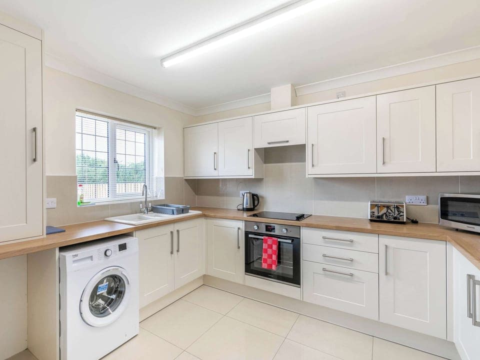 Kitchen | 9 Dawson Park - Marian Avenue Properties, Mablethorpe