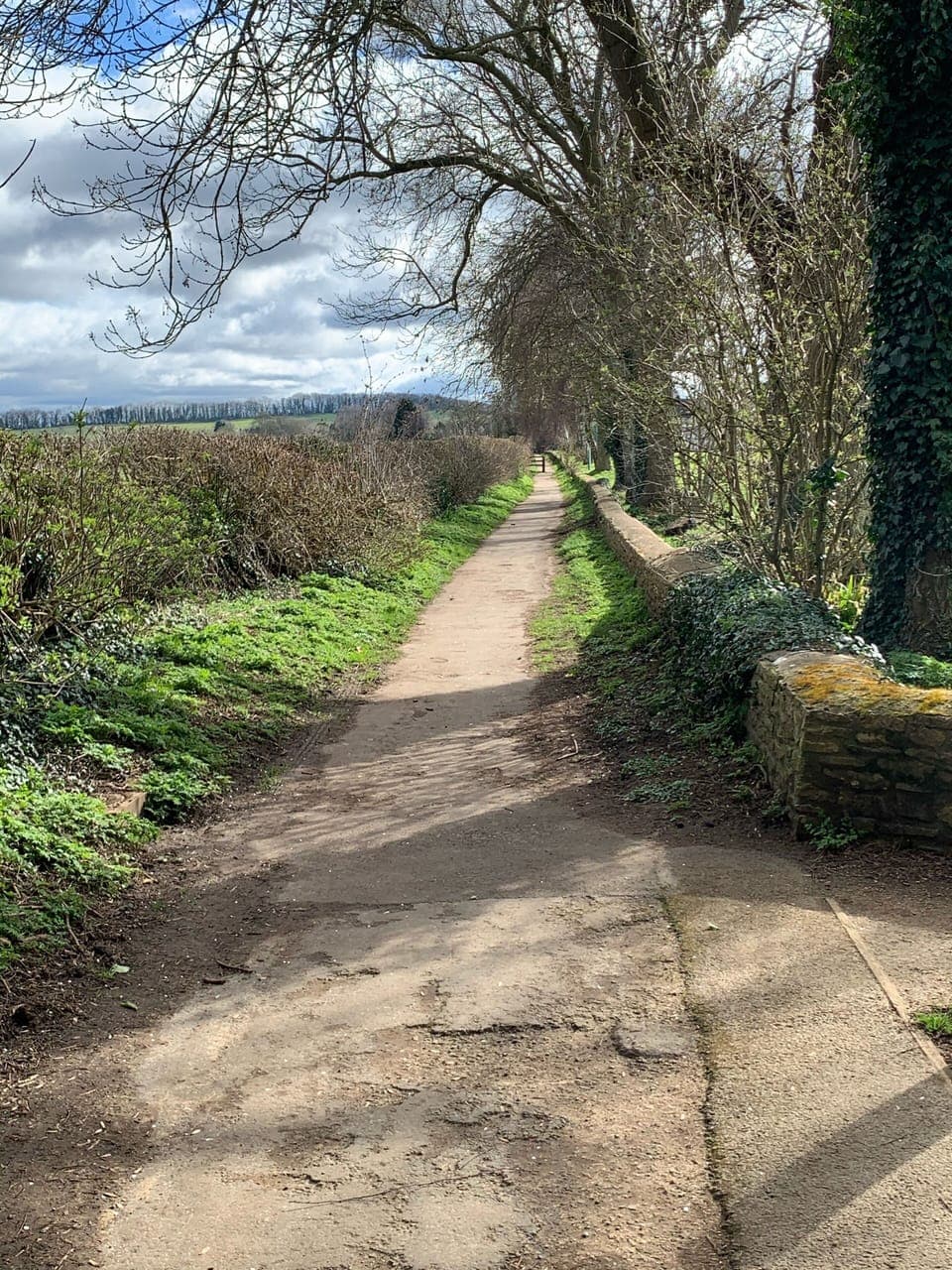 Bridlepath heading to lots of beautiful walks and the recreation ground 