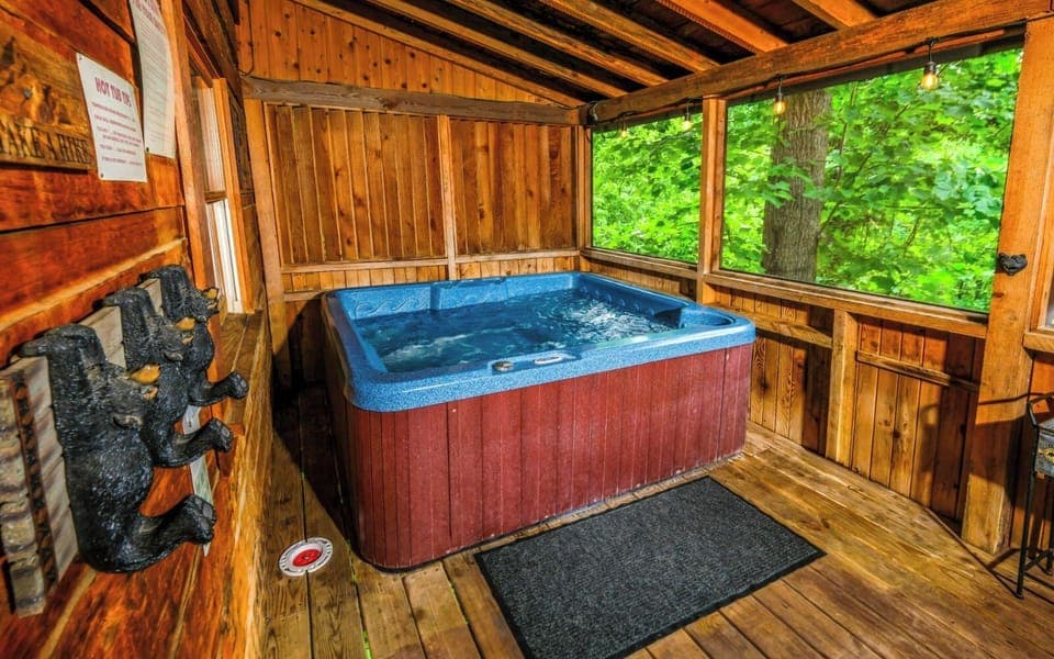 Indoor spa tub