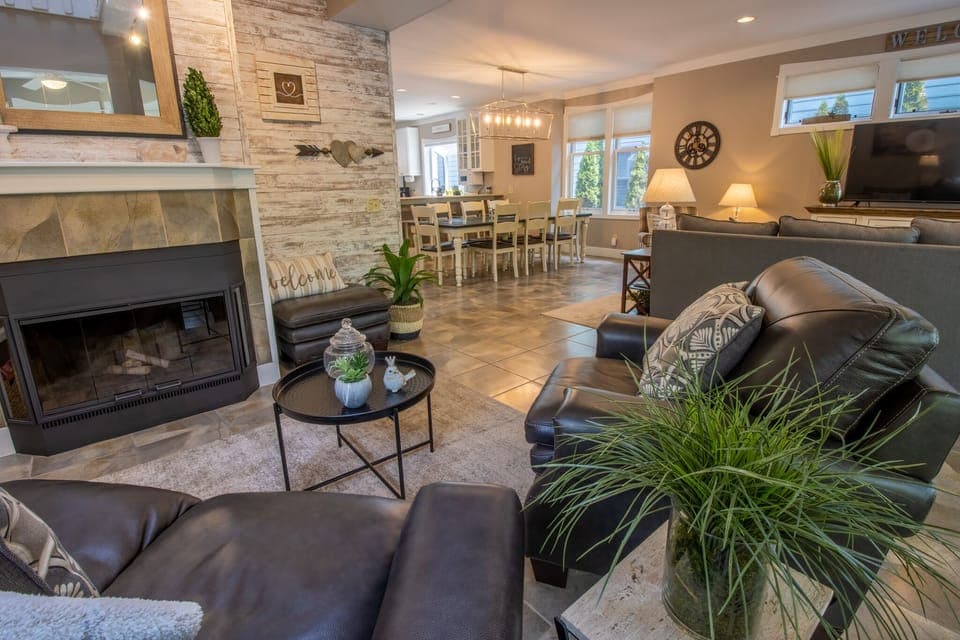 Main Level | Living Room