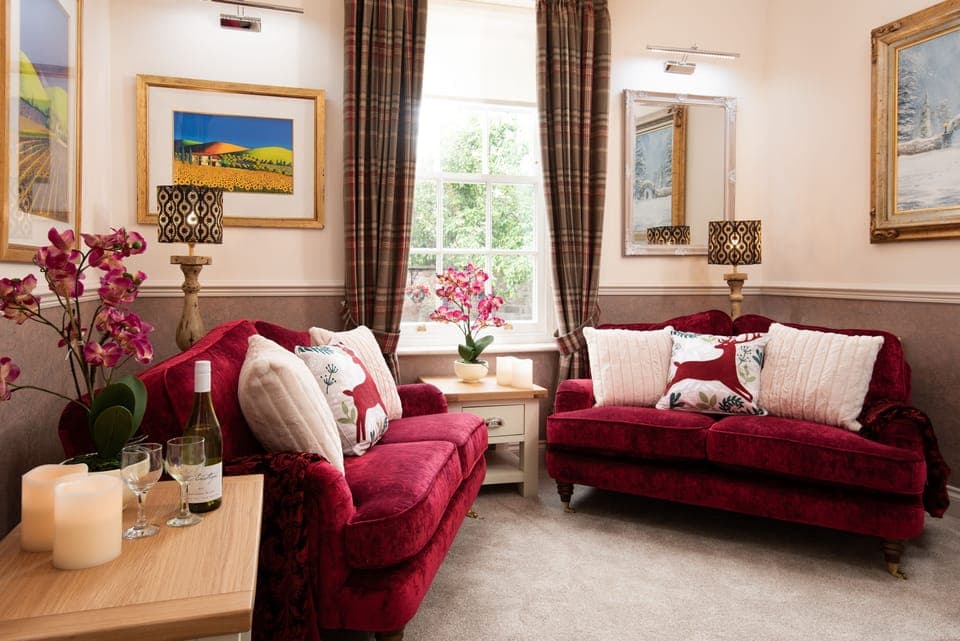 Bank View - cosy ground floor sitting room with seating for four