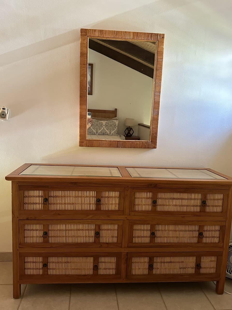 Loft dresser